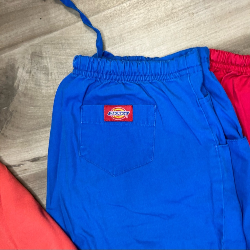 Lot of 3 size small scrub pants. - Picture 4 of 5
